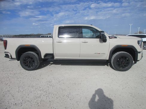 New 2026 GMC Sierra 2500 AT4 image 3