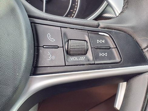 Used 2018 Alfa Romeo Stelvio Ti Sport image 21