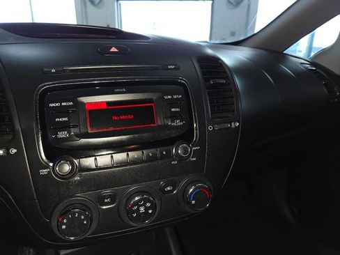 Used 2017 Kia Forte LX FWD image 31