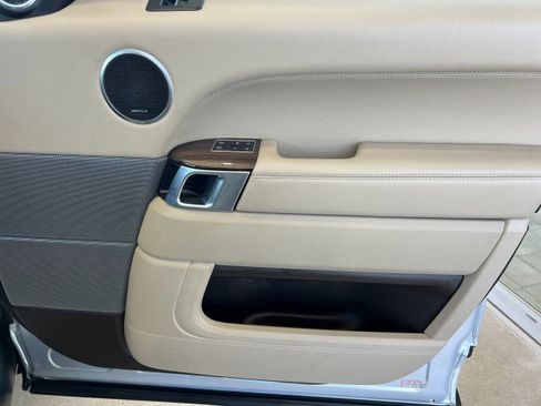 Used 2014 Land Rover Range Rover Sport HSE image 16