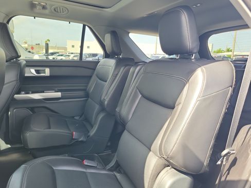 Used 2021 Ford Explorer Limited w/ Equipment Group 301A RWD image 15