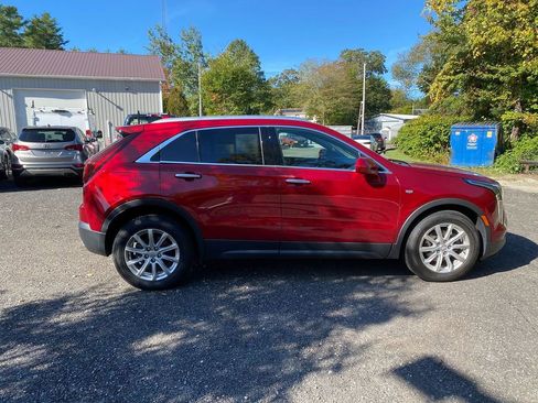 Used 2021 Cadillac XT4 Luxury w/ Cold Weather Package image 4