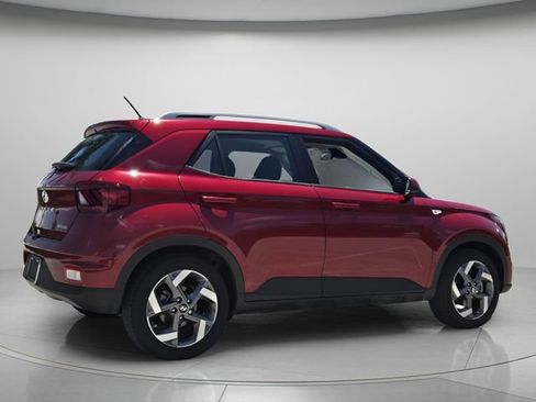 Certified 2025 Hyundai Venue Limited FWD image 8