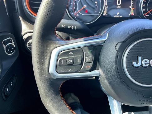 Used 2023 Jeep Gladiator Mojave w/ LED Lighting Group AWD/4WD image 24