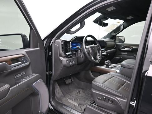 Used 2024 Chevrolet Silverado 1500 High Country w/ Midnight Edition image 11