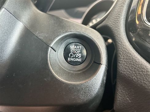 Used 2018 Jeep Compass Limited w/ Navigation Group image 33