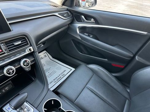 Used 2019 Genesis G70 2.0T Advanced image 28