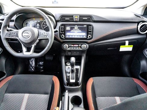 New 2025 Nissan Versa SR w/ Trunk Package image 20