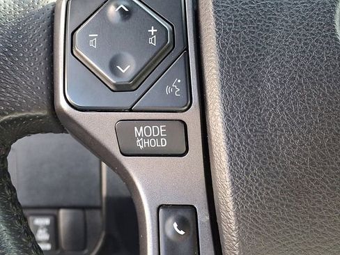 Used 2022 Toyota Tacoma TRD Off-Road image 24