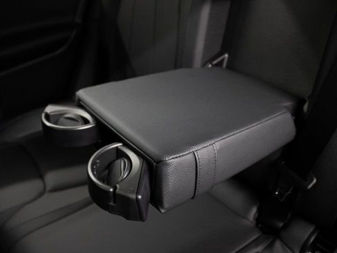 Used 2024 Mercedes-Benz GLB 250 4MATIC image 29