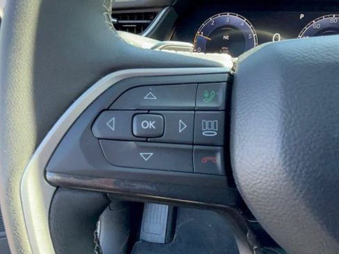 Used 2023 Jeep Grand Cherokee L Laredo AWD/4WD image 14