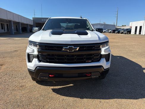 Used 2024 Chevrolet Silverado 1500 LT Trail Boss w/ Protection Package AWD/4WD image 8