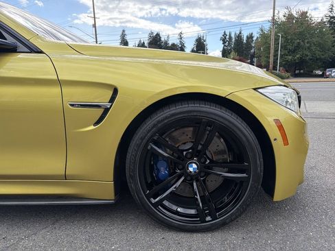 Used 2017 BMW M4 Coupe RWD image 13