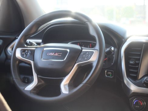 Used 2021 GMC Acadia SLE FWD image 15