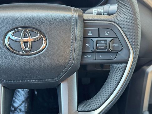 Used 2026 Toyota Tundra Limited AWD/4WD image 22