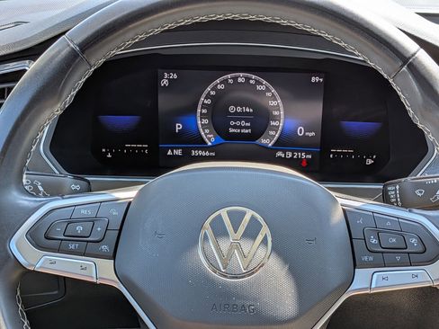 Used 2023 Volkswagen Tiguan SE w/ Panoramic Sunroof Package image 20