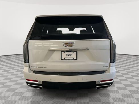 Certified 2025 Cadillac Escalade Premium Luxury image 10