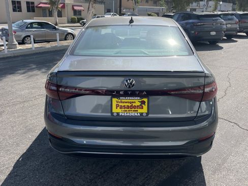 New 2026 Volkswagen Jetta SE FWD image 4