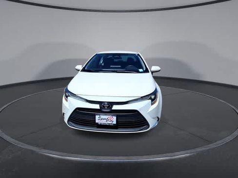 Used 2024 Toyota Corolla LE FWD image 3