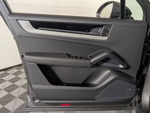 New 2026 Porsche Cayenne image 25