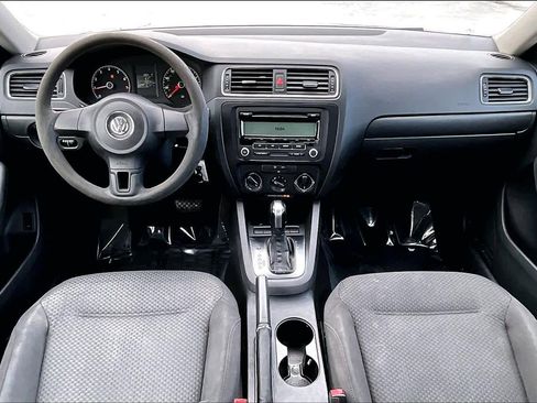 Used 2011 Volkswagen Jetta S image 12