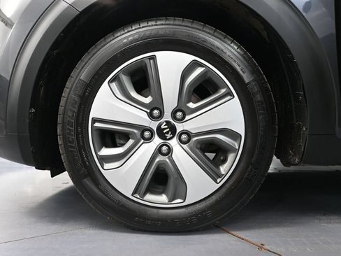 Used 2019 Kia Niro EX FWD image 16
