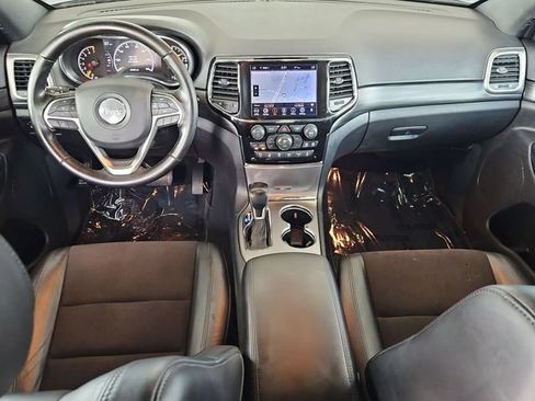 Used 2020 Jeep Grand Cherokee Laredo w/ Laredo X Package RWD image 24
