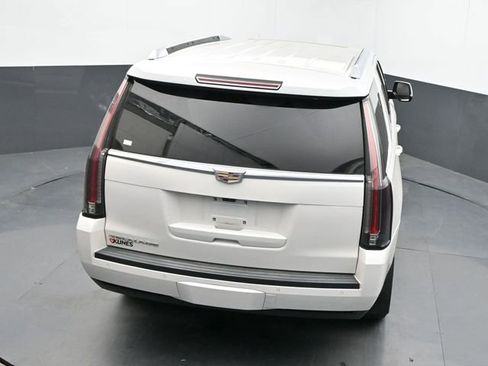Used 2017 Cadillac Escalade Luxury AWD/4WD image 19