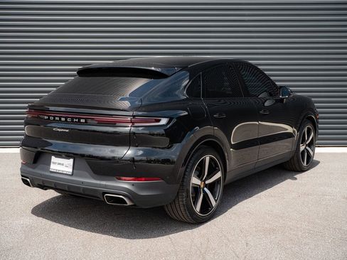 Certified 2024 Porsche Cayenne Coupe AWD/4WD image 29