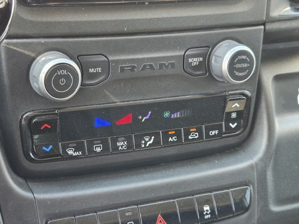 Used 2025 RAM ProMaster 2500 w/ U-Haul Equipment Group FWD image 18