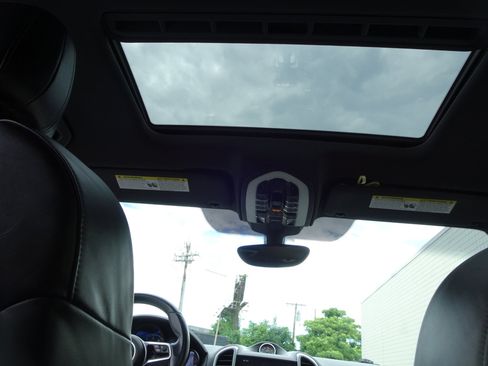 Used 2017 Porsche Cayenne Platinum Edition image 8