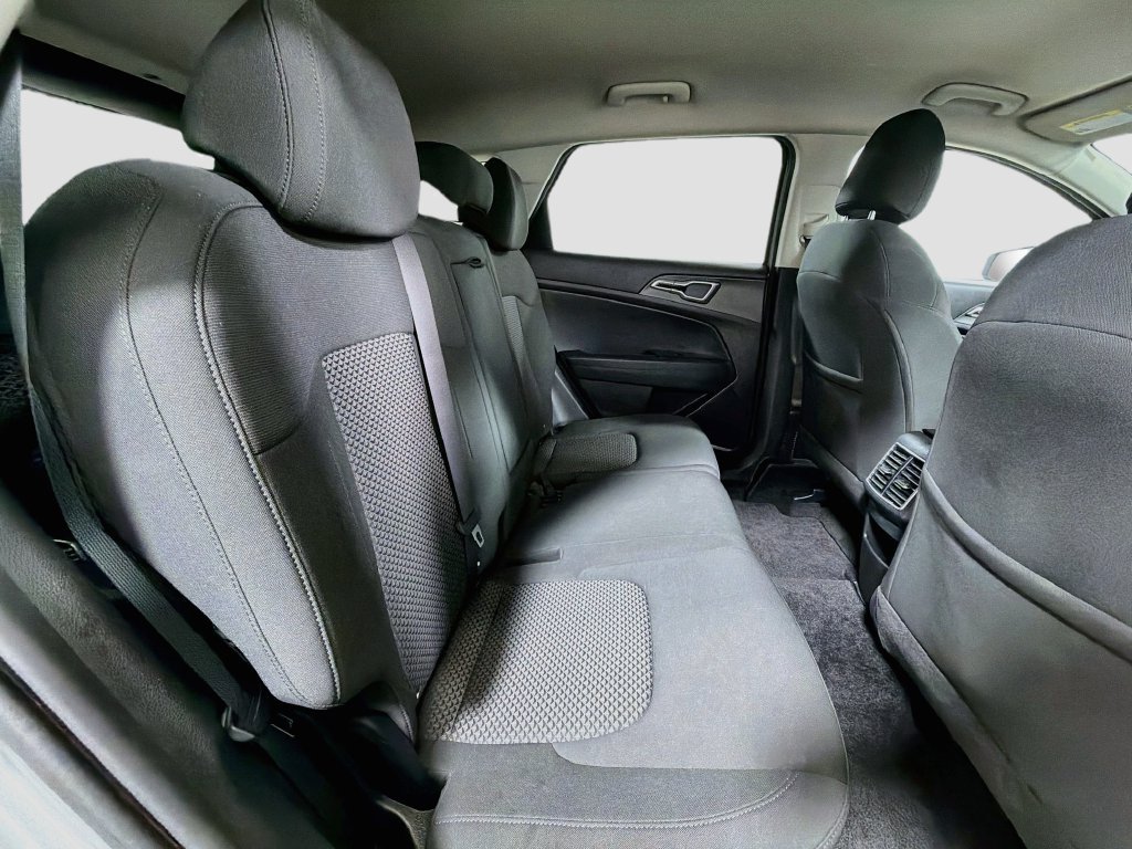Used 2023 Kia Sportage LX AWD/4WD image 27