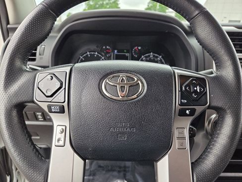 Used 2024 Toyota 4Runner SR5 AWD/4WD image 22