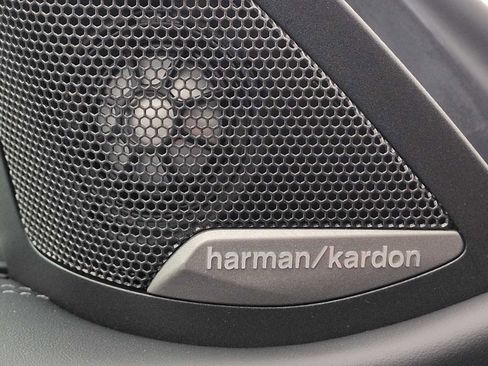 Used 2023 BMW M4 Coupe w/ M Driver's Package image 34