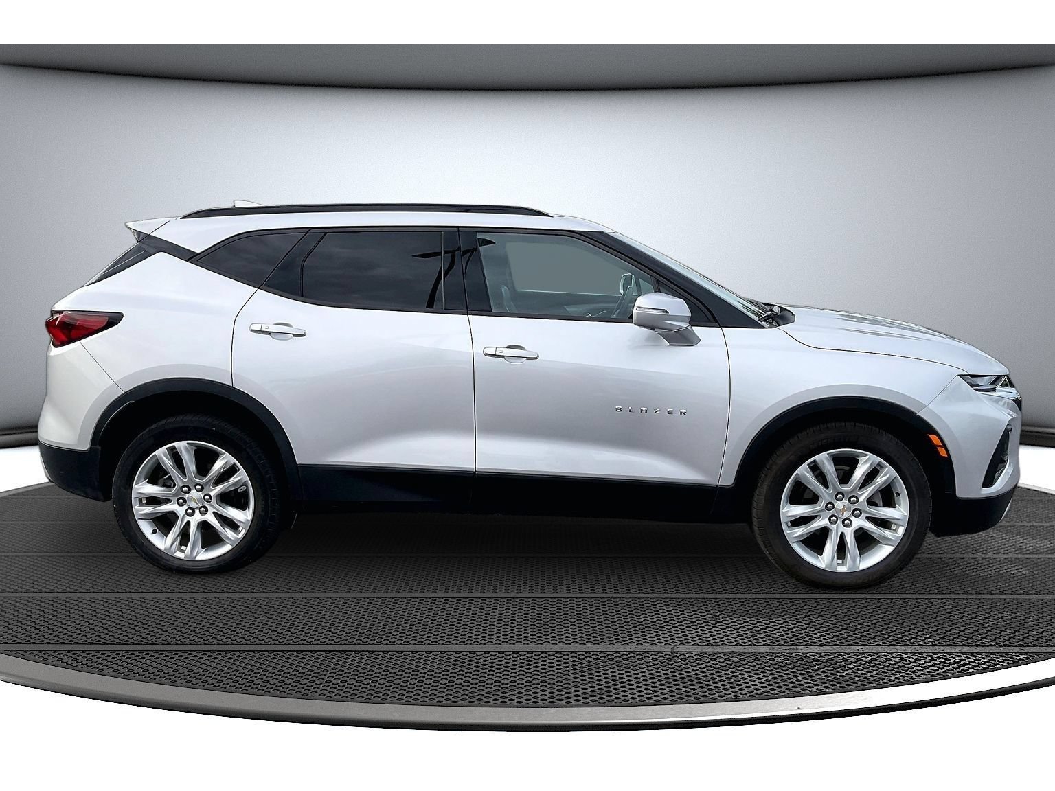 Used 2019 Chevrolet Blazer LT w/ Sun and Wheels Package AWD/4WD image 14