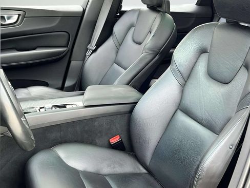 Used 2019 Volvo XC60 T6 Momentum w/ Protection Package Premier AWD/4WD image 29
