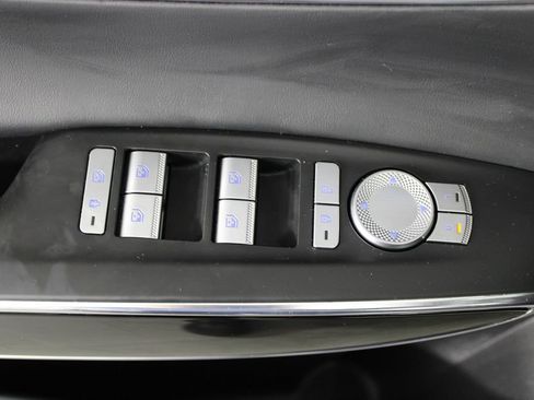 Used 2025 Genesis GV70 2.5T image 14