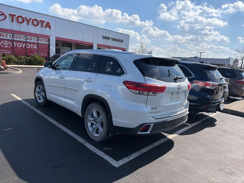 Used 2019 Toyota Highlander Limited w/ Protection Package #3 image 10