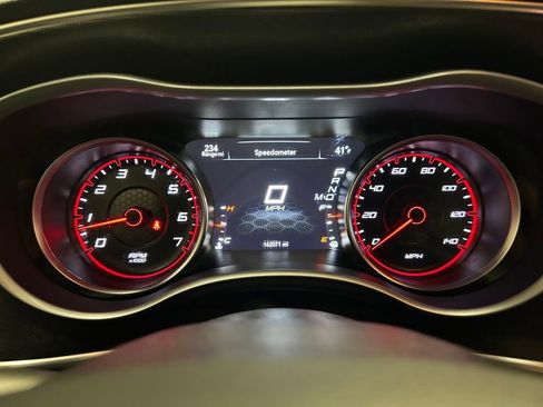 Used 2017 Dodge Charger SXT image 11