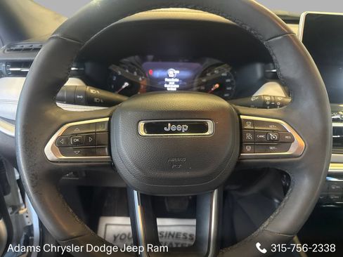 Used 2025 Jeep Compass Limited AWD/4WD image 15