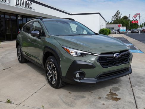 Used 2026 Subaru Crosstrek 2.0i Premium AWD/4WD image 2