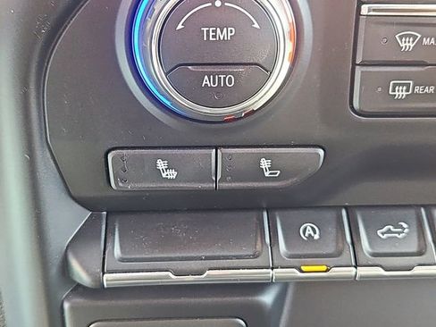 Used 2021 Chevrolet Silverado 1500 LT image 18