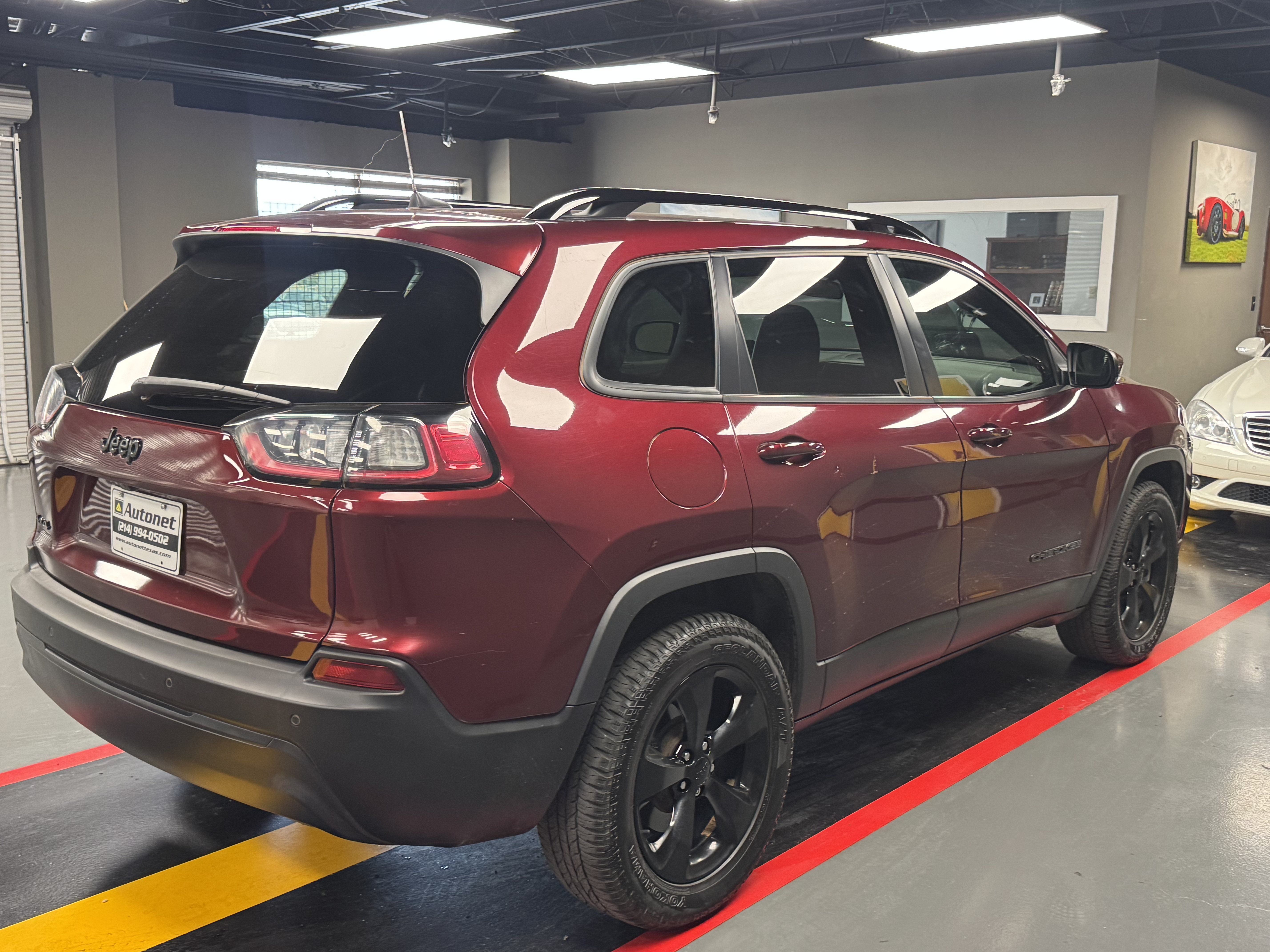 Used 2020 Jeep Cherokee Latitude Plus AWD/4WD image 6