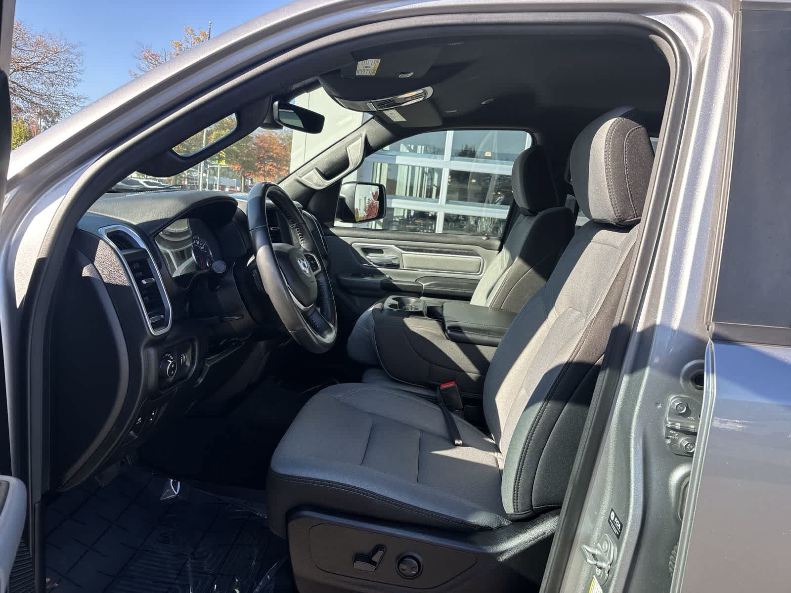 Used 2022 RAM 1500 Big Horn AWD/4WD image 12