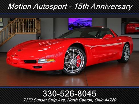 Used 2004 Chevrolet Corvette Coupe w/ Preferred Equipment Group RWD image 1