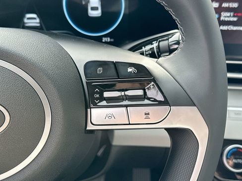 New 2025 Hyundai Elantra Limited image 26