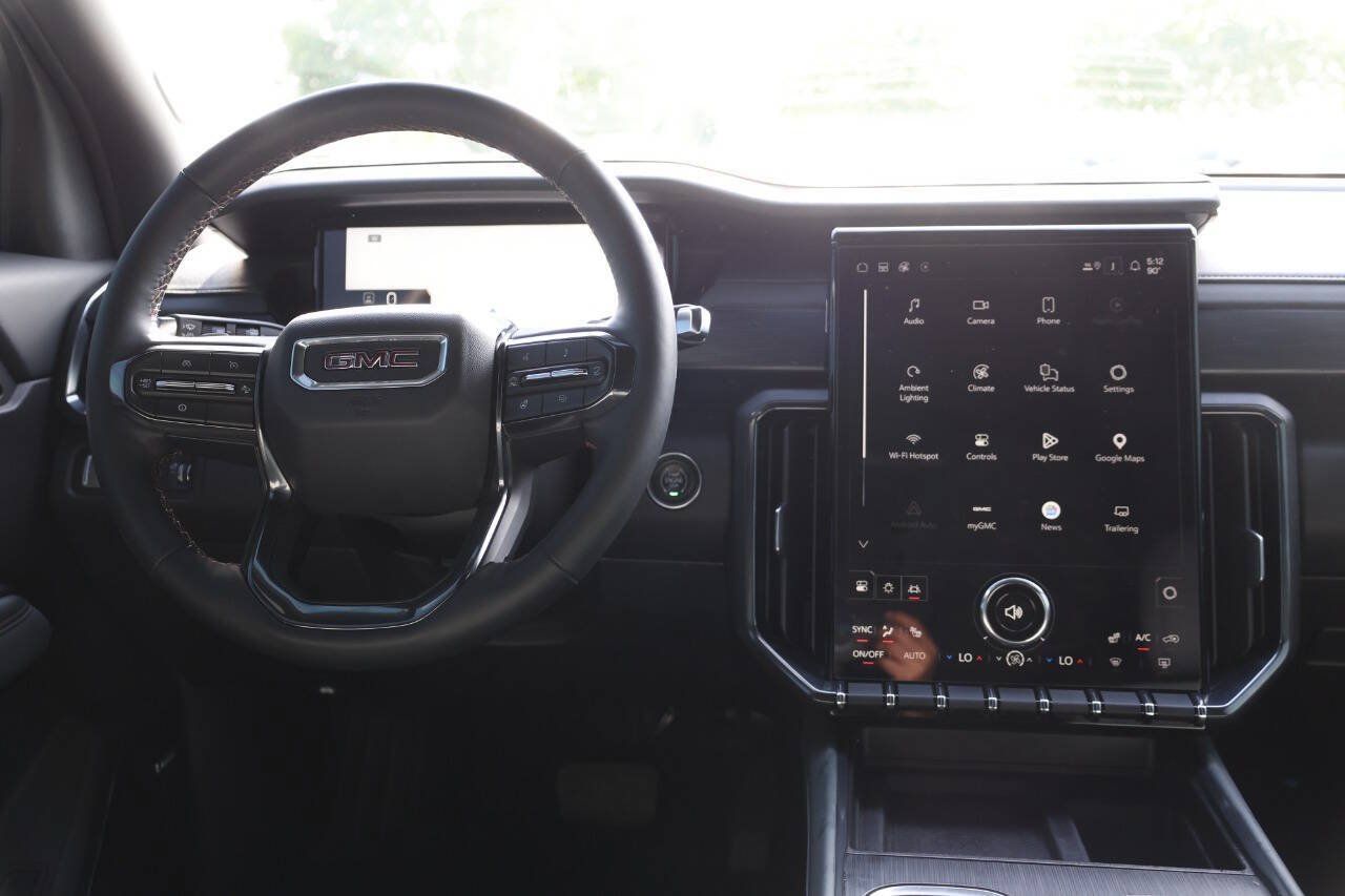 Used 2025 GMC Acadia AT4 AWD/4WD image 23