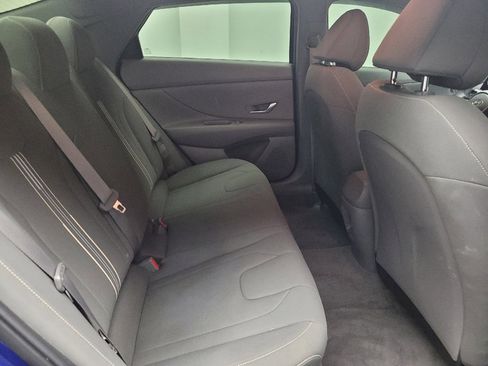 Used 2024 Hyundai Elantra SEL FWD image 19