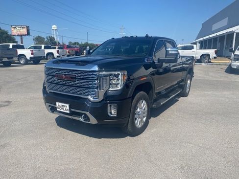 Used 2022 GMC Sierra 2500 Denali image 2