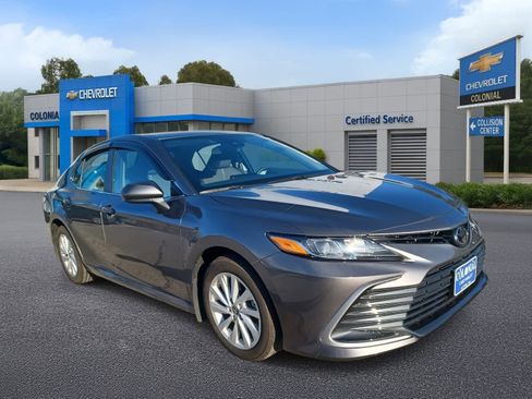 Used 2023 Toyota Camry LE image 2